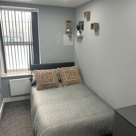 2 Bedroom Flat With Hot Tub Cardiff Exterior foto
